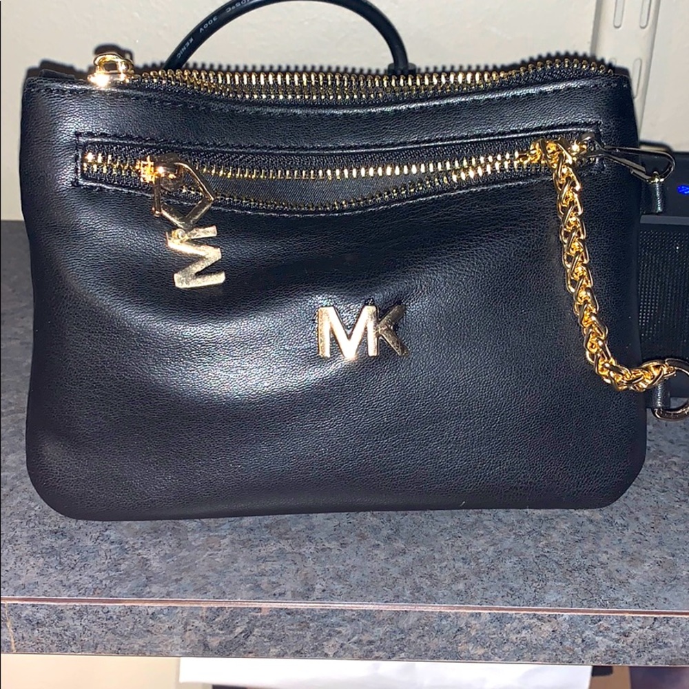 Clutch wristlet